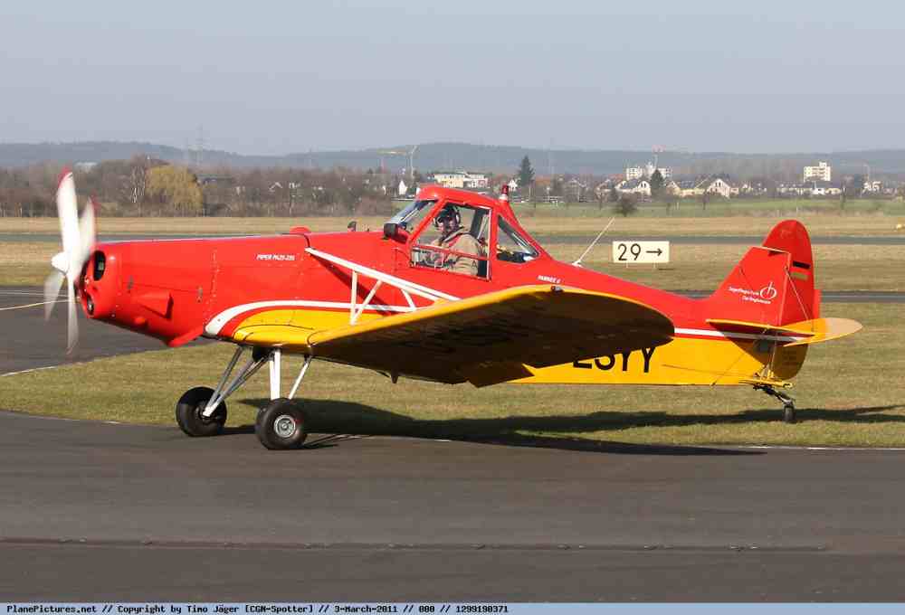 rcplock.pl/robloz/Piper_Pa25/49.jpg
